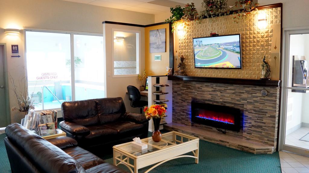 Bay Hill Inns & Suites Neepawa Ngoại thất bức ảnh