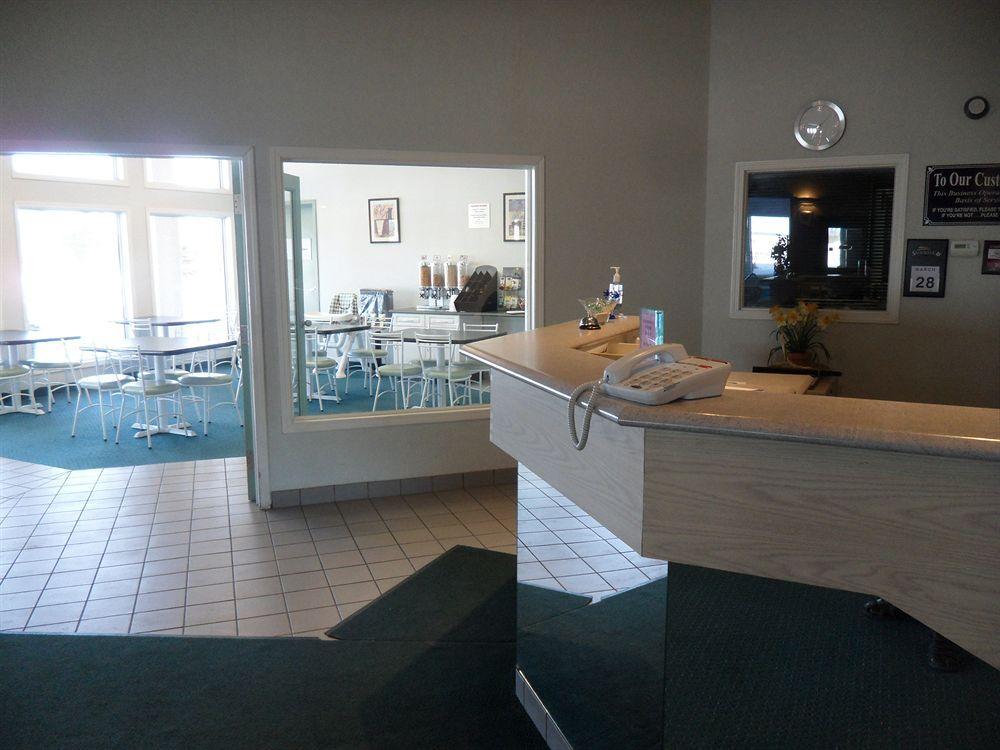 Bay Hill Inns & Suites Neepawa Ngoại thất bức ảnh