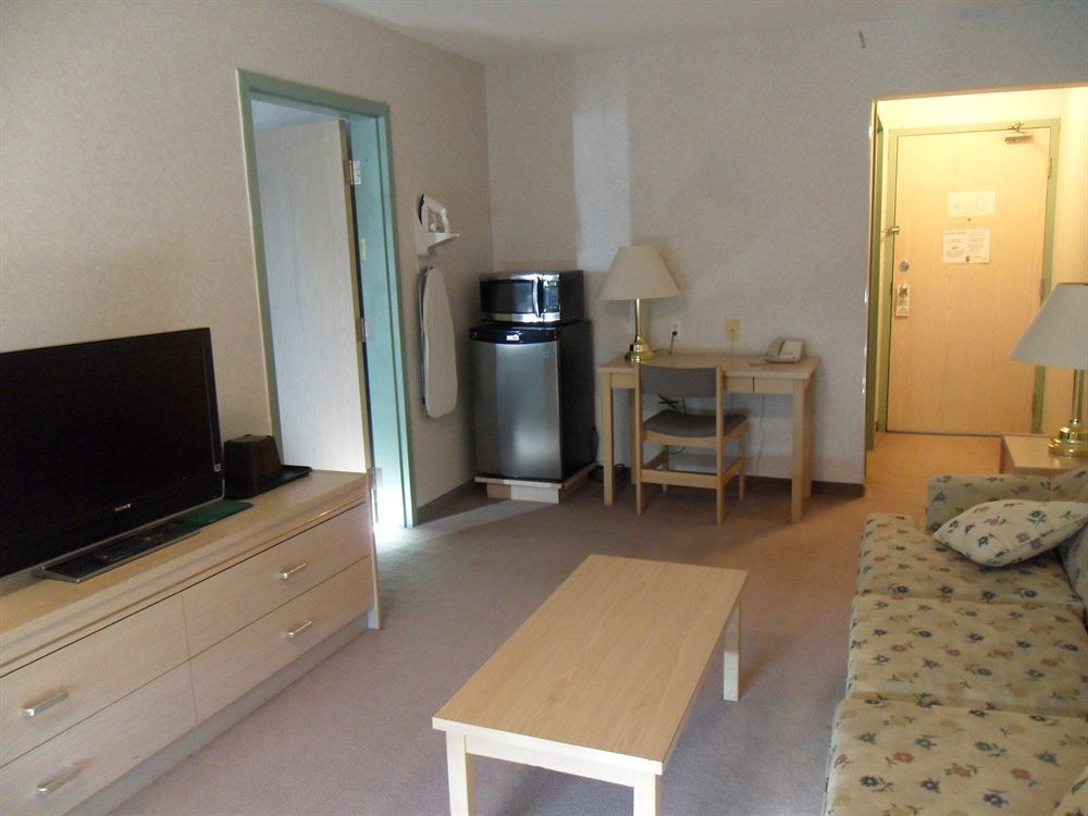 Bay Hill Inns & Suites Neepawa Ngoại thất bức ảnh