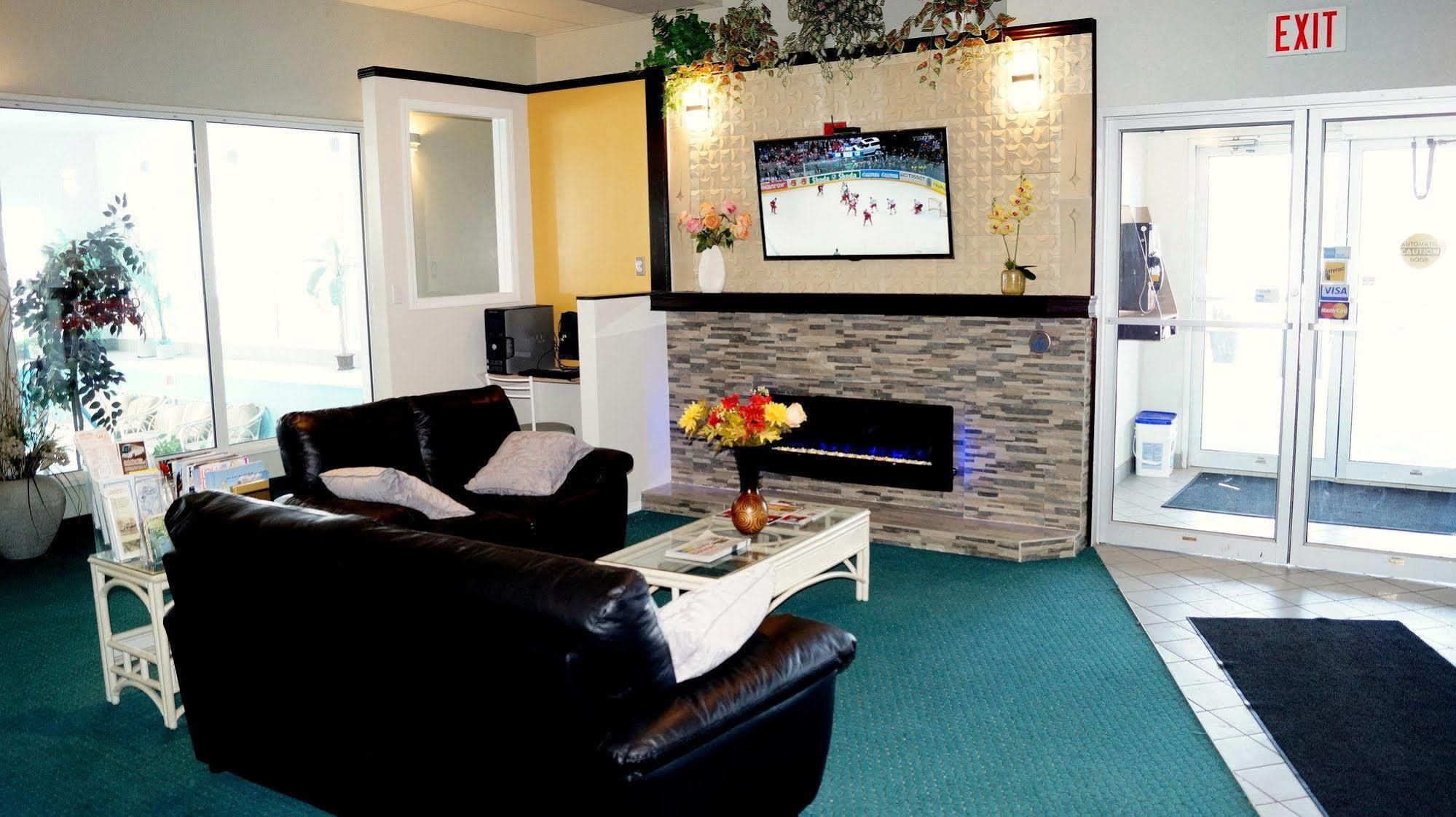 Bay Hill Inns & Suites Neepawa Ngoại thất bức ảnh