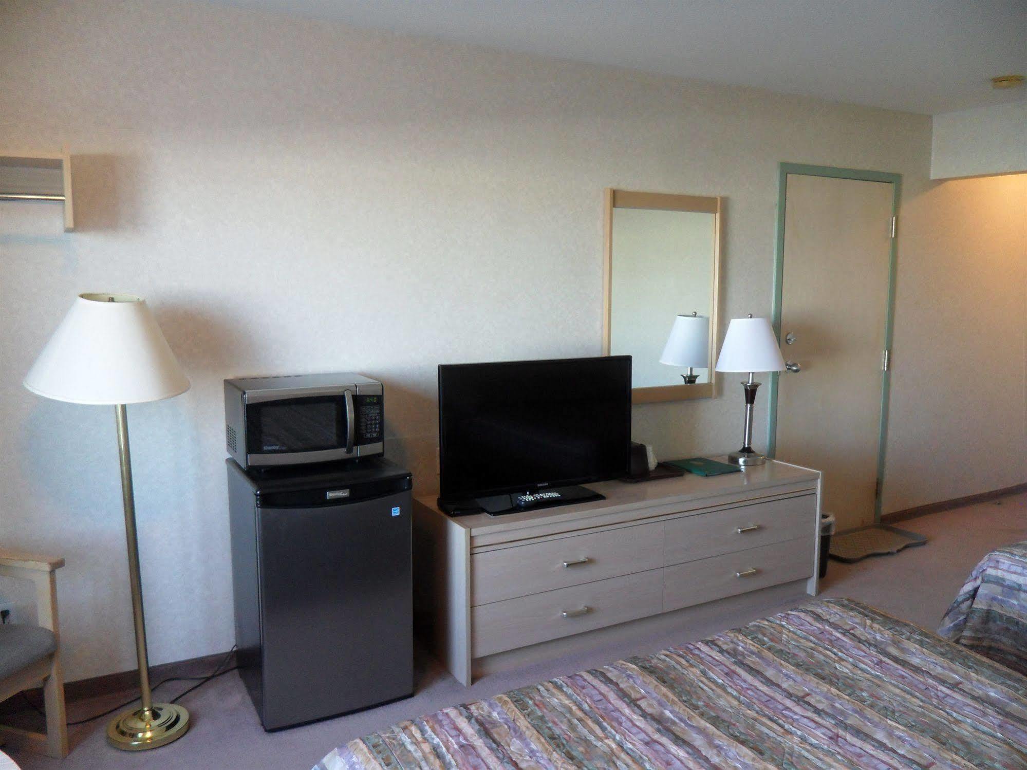 Bay Hill Inns & Suites Neepawa Ngoại thất bức ảnh