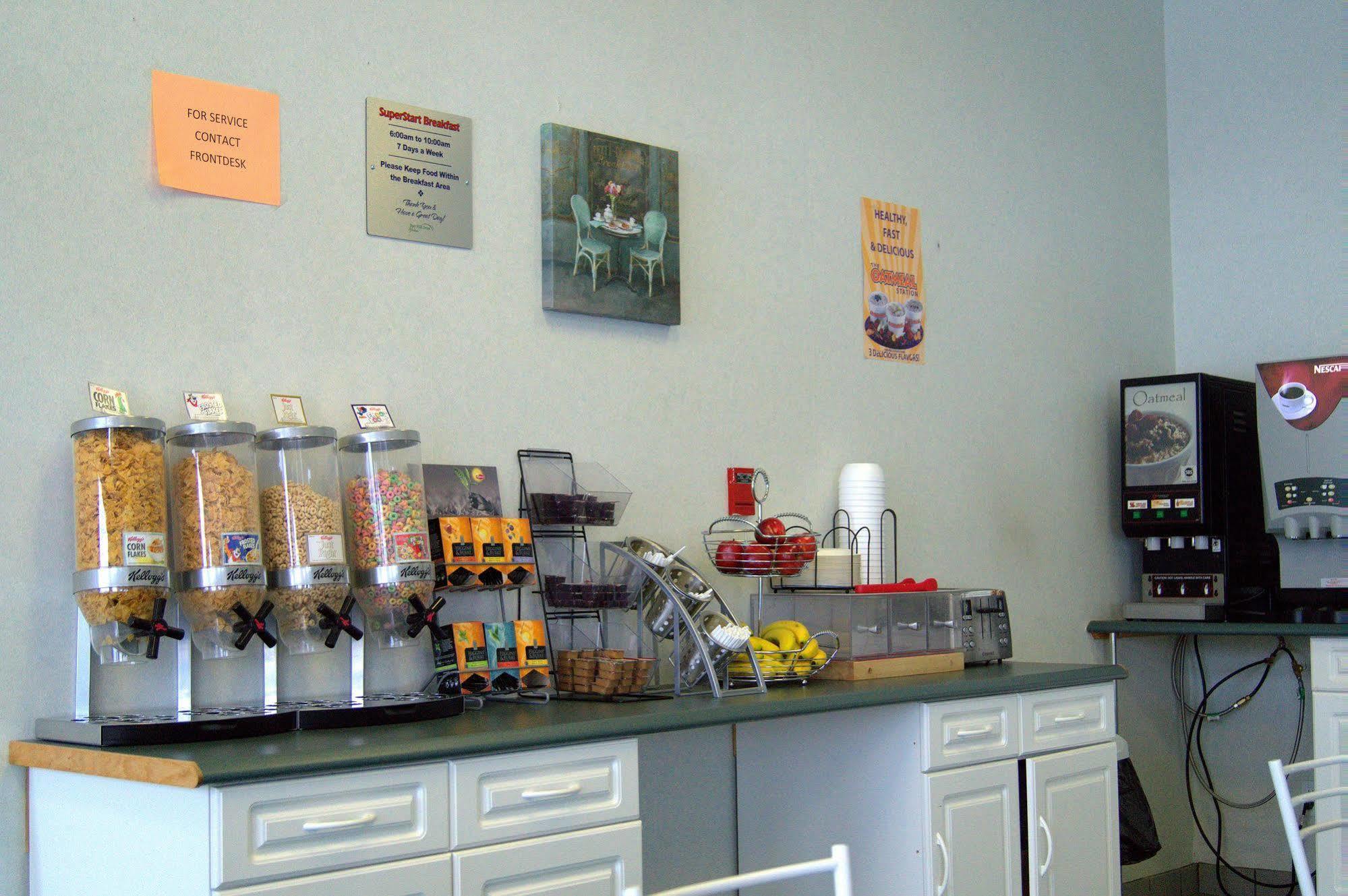 Bay Hill Inns & Suites Neepawa Ngoại thất bức ảnh