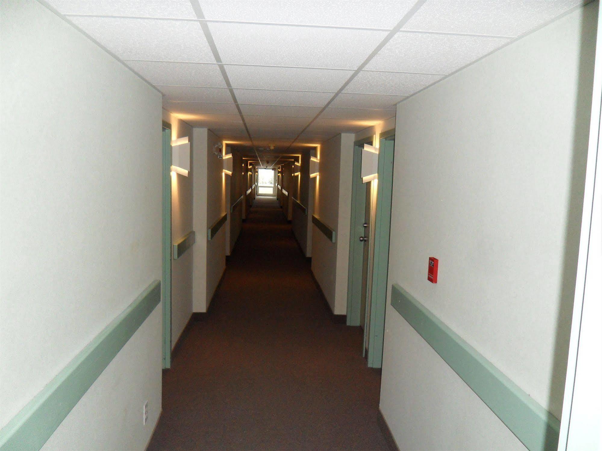 Bay Hill Inns & Suites Neepawa Ngoại thất bức ảnh