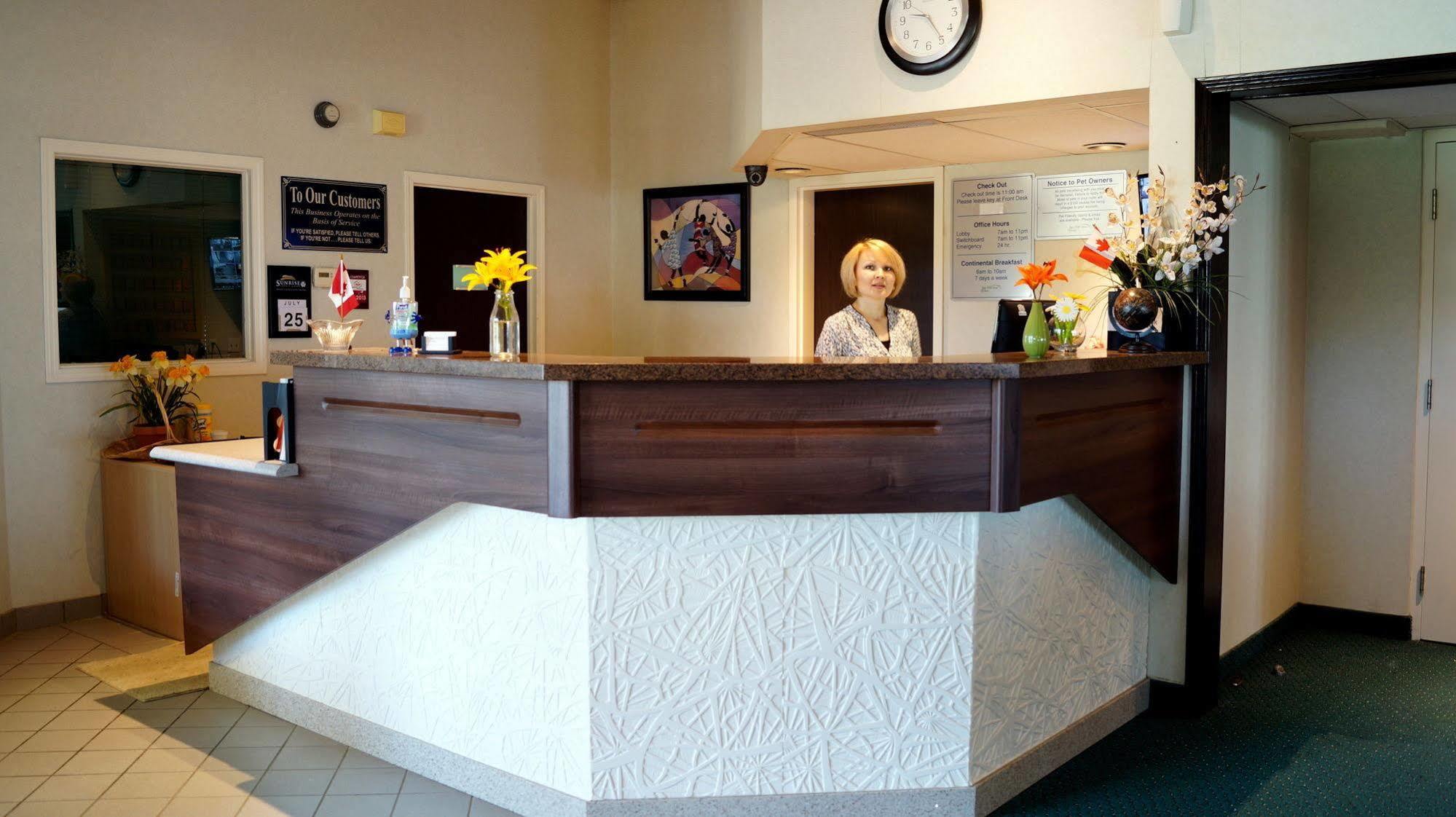 Bay Hill Inns & Suites Neepawa Ngoại thất bức ảnh