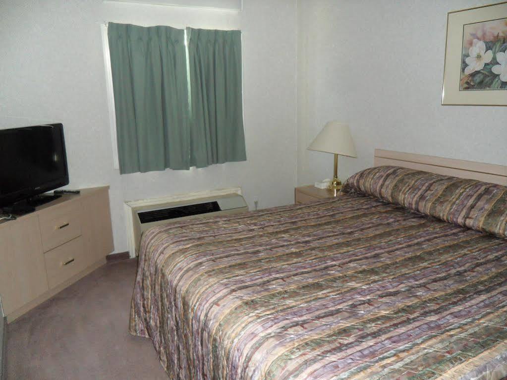 Bay Hill Inns & Suites Neepawa Ngoại thất bức ảnh